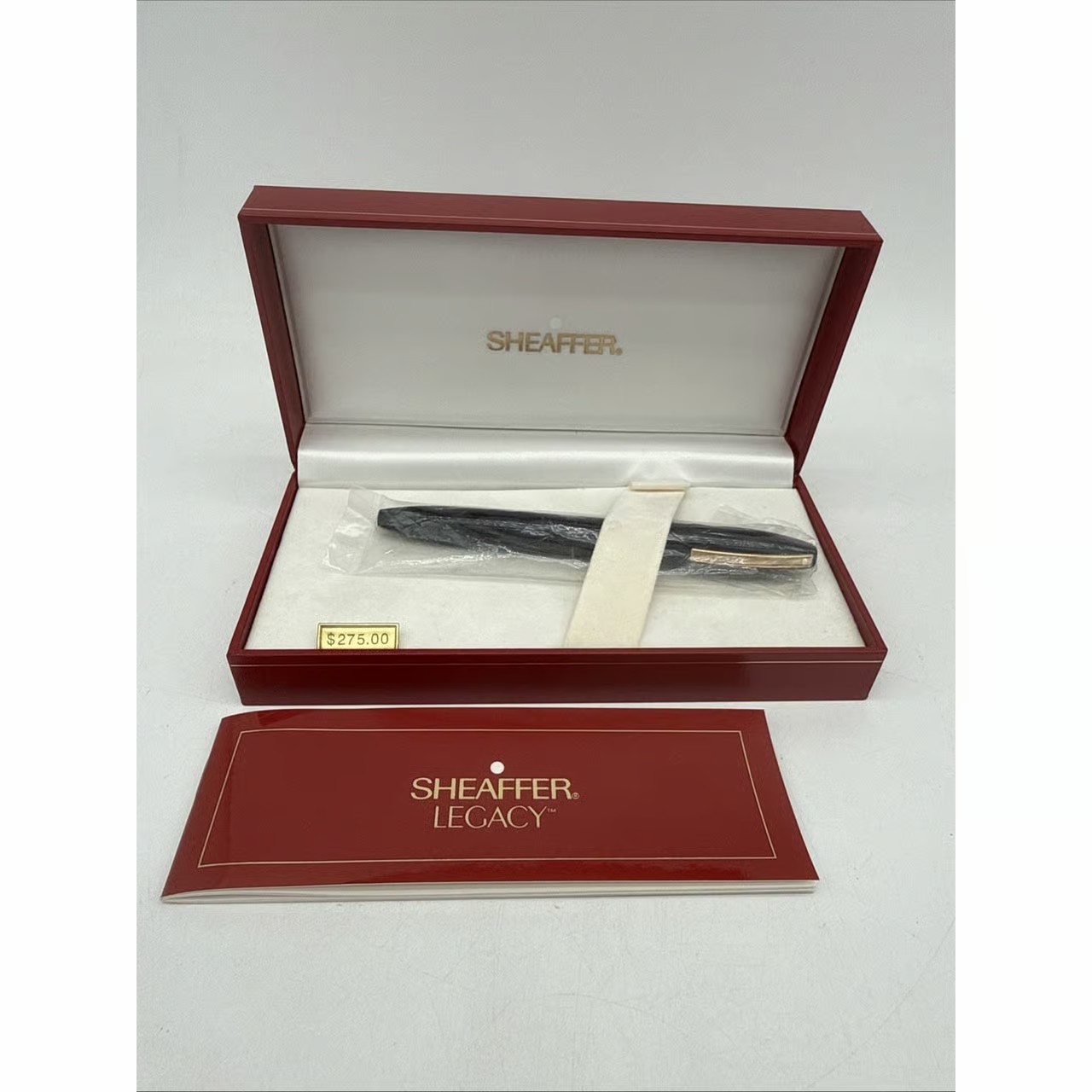 Sheaffer Legacy Fountain Pen NIB Marked 18K 750 With Casr Cartridges and Papers