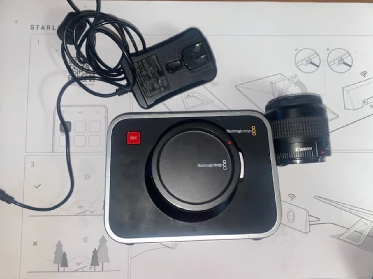 Blackmagic Cinema Camera 2.5K EF + Canon 35-80mm + 120GB SSD – Cinema RAW Packag