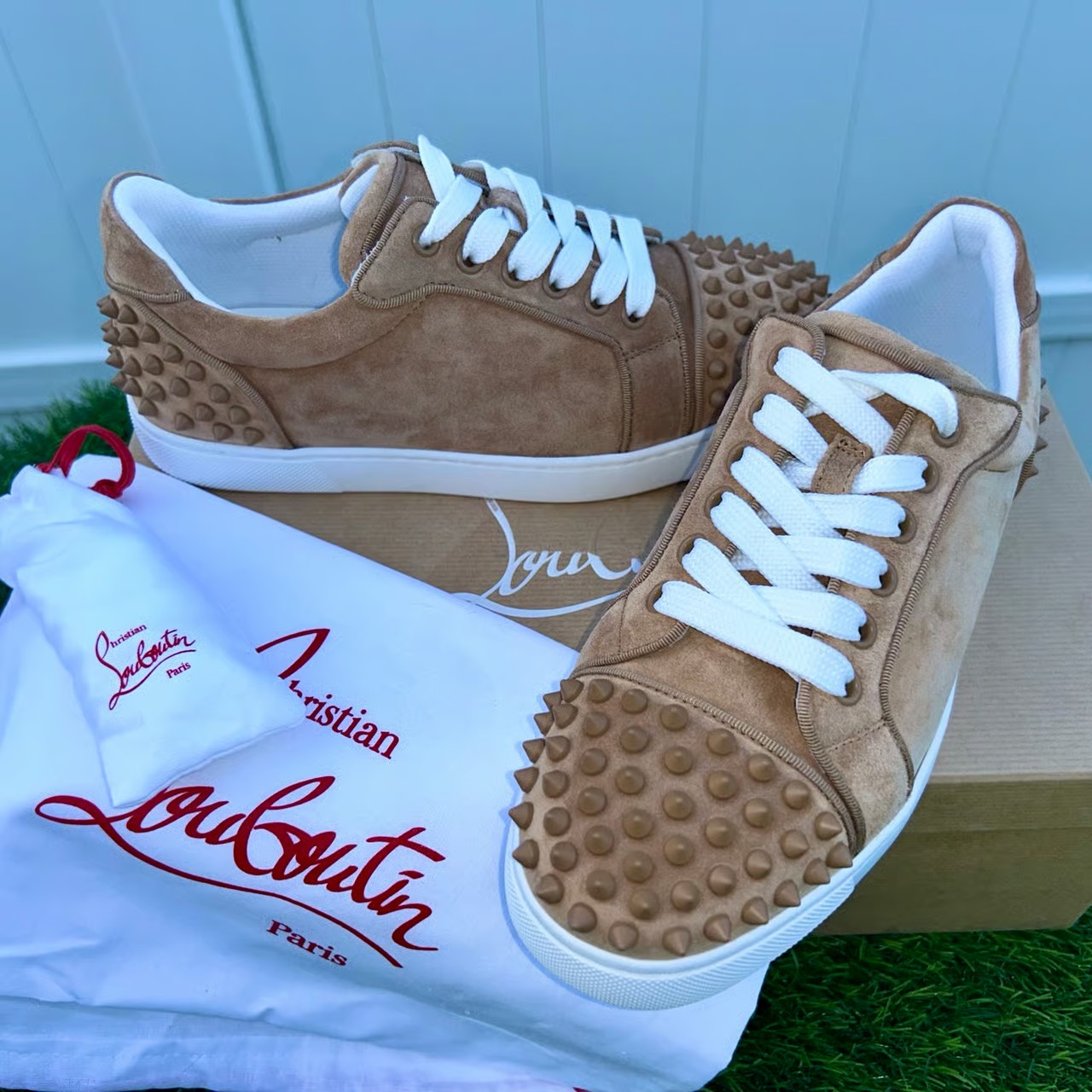 CHRISTIAN LOUBOUTIN VIEIRA 2 ORLATO SNEAKERS TAN SUEDE SPIKES